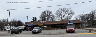 /international/us/318-north-main-street-monmouth-illinois-61462-il-110104923069/