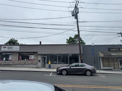 /international/us/26-w-main-street-middletown-ny-110107432892/