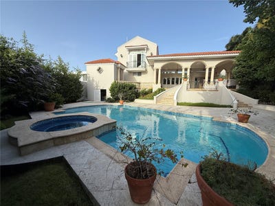 /international/us/paseo-de-la-fuente-tivoli-st-san-juan-pr-110101359067/?lang=de