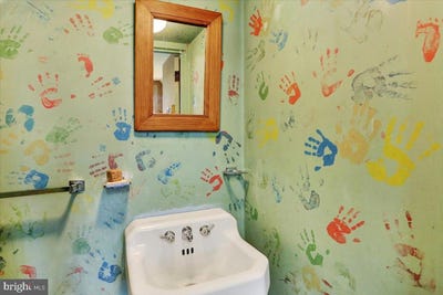 /international/us/1670-moselem-springs-road-hamburg-pa-110101236244/