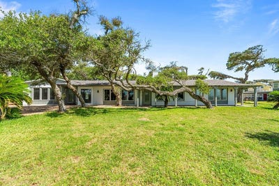 /international/us/1931-n-fulton-beach-road-rockport-tx-110105955394/