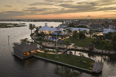/international/us/140-bay-harbor-dr-aransas-pass-tx-110108750642/