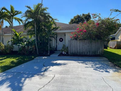 /international/us/468-ne-42nd-street-boca-raton-fl-110107762400/