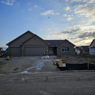 /international/us/12427-lakeview-drive-loves-park-il-110105393230/