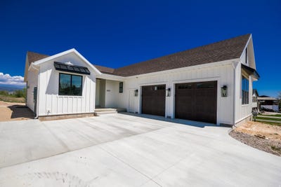 /international/us/3322-w-250-s-vernal-ut-110108197334/
