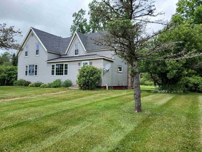 /international/us/1561-main-street-pittsburg-nh-110096515965/