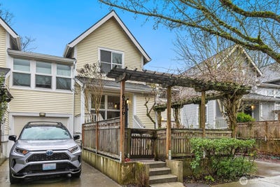 /international/us/6726-35th-place-s-seattle-wa-110106342114/