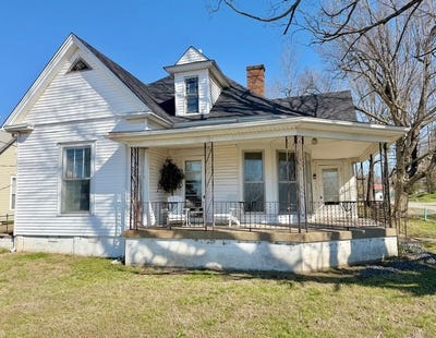 /international/us/301-w-main-street-leitchfield-ky-110107690228/