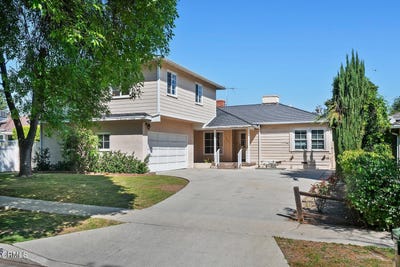 /international/us/17835-tarzana-street-encino-ca-110106816854/