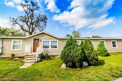 /international/us/13045-strong-boulevard-south-rockwood-vlg-mi-110108231991/
