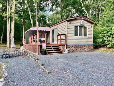 /international/us/260-big-bass-drive-milford-pa-110119958175/