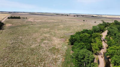 /international/us/90th-n-road-larned-ks-110106536435/