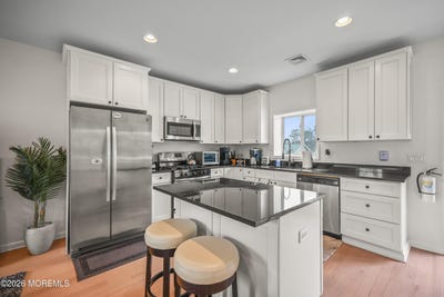 /international/us/5-cortland-road-eatontown-nj-110107030400/