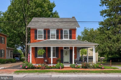 /international/us/111-e-main-street-strasburg-pa-110119581612/