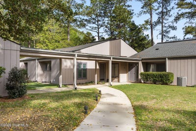 /international/us/53a-cardinal-drive-whispering-pines-nc-110107170459/