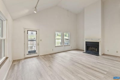 /international/us/767-exton-ct-charlottesville-va-110101402566/