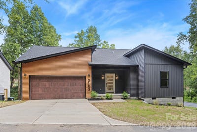 /international/us/3153-huffman-street-claremont-nc-110109603228/