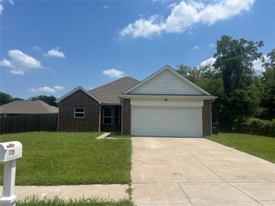 /international/us/1709-wright-street-greenville-tx-110108685608/