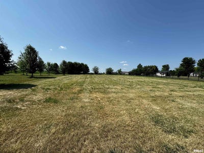 /international/us/1313-grand-avenue-macomb-il-110092664681/