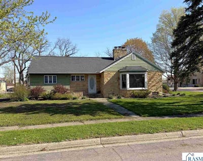 /international/us/31-e-lake-avenue-minnesota-lake-mn-110107714137/