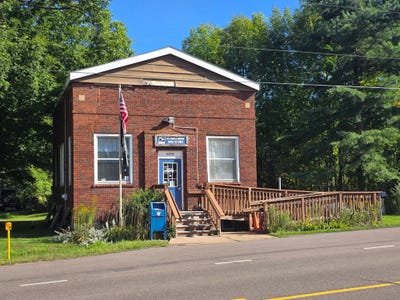 /international/us/13758-hwy-8-tripoli-wi-110120487720/