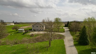 /international/us/824-e-1800-n-road-taylorville-il-110107396232/