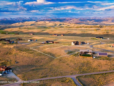 /international/us/tbd-wild-west-place-pinedale-wy-110100983504/