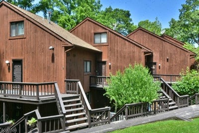 /international/us/2-davos-drive-east-vernon-twp-nj-110100471997/