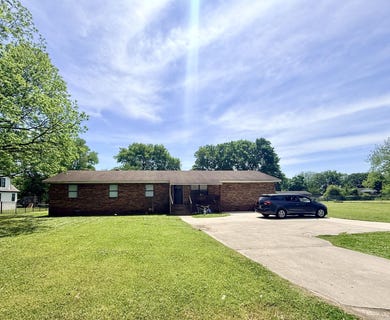 /international/us/2103-cumberland-avenue-south-pittsburg-tn-110107728177/