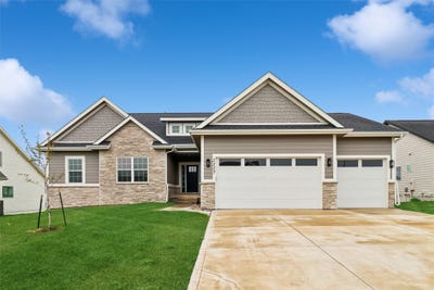 /international/us/2227-green-leaf-circle-norwalk-ia-110105032361/