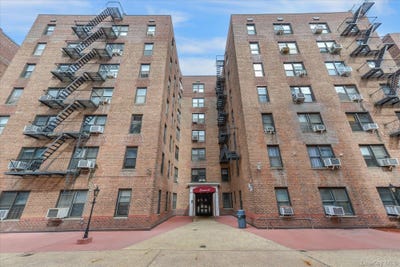 /international/us/83-75-woodhaven-boulevard-woodhaven-ny-110119654387/