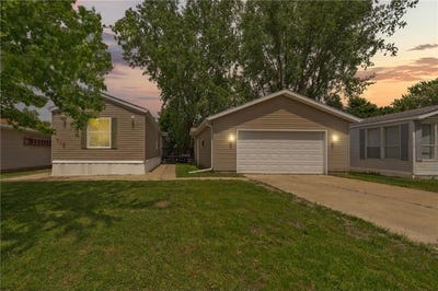 /international/us/718-rose-drive-faribault-mn-110108477496/