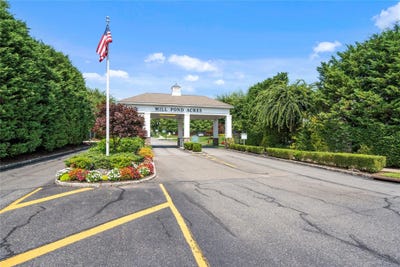 /international/us/218-miro-place-port-washington-ny-110098462383/