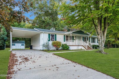 /international/us/17-tanglewood-drive-cream-ridge-nj-110120154542/