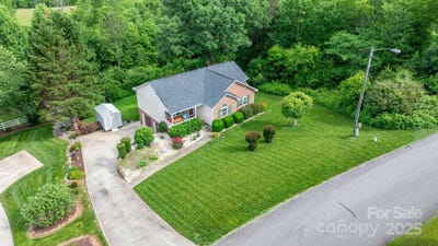 /international/us/215-taylor-circle-granite-falls-nc-110099677214/