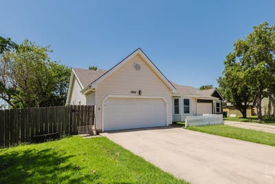 /international/us/9800-e-boston-cir-wichita-ks-110101367037/