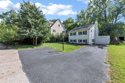 /international/us/21855-w-4th-street-lake-villa-il-110110417630/