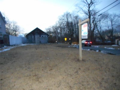 /international/us/242-albany-avenue-amityville-ny-110096311174/