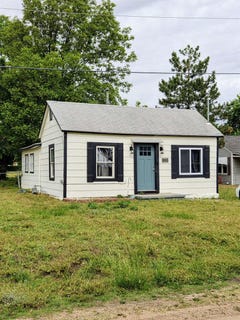 /international/us/117-n-elm-st-goddard-ks-110108255570/