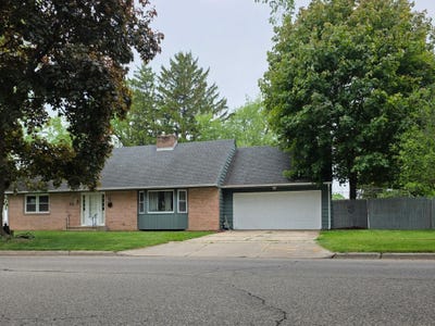 /international/us/52-s-randall-avenue-janesville-wi-110108149881/