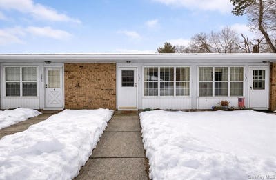 /international/us/306-torquay-court-ridge-ny-110105803840/