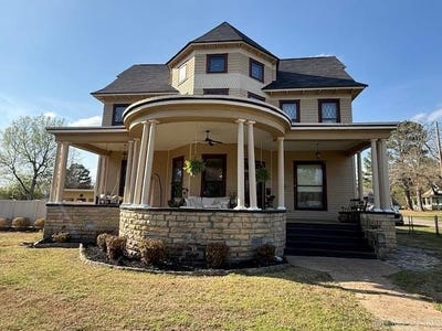 /international/us/283-e-chestnut-batesville-ar-110106990292/