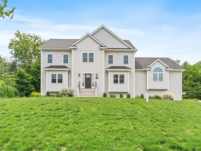 /international/us/17-grand-st-wilmington-ma-110108539027/
