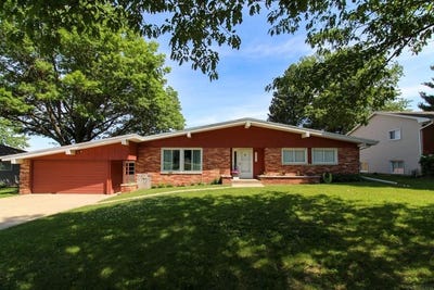 /international/us/1205-e-avenue-grundy-center-ia-110108472473/