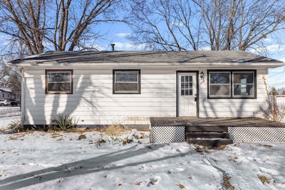 /international/us/222-liberty-boulevard-machesney-park-il-110105325225/