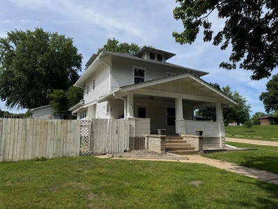 /international/us/829-11th-avenue-fulton-il-110108446883/