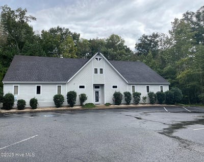 /international/us/1141-n-road-street-elizabeth-city-nc-110103295083/