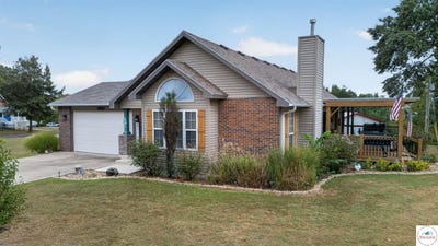 /international/us/18664-sterett-creek-village-drive-warsaw-mo-110120060168/
