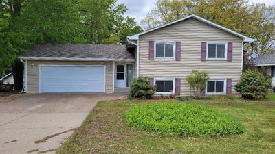 /international/us/341-hickory-street-mahtomedi-mn-110108026060/