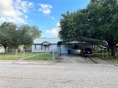 /international/us/305-laredo-street-freer-tx-110095016460/